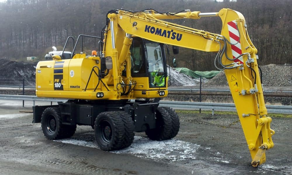 Ein gelber Mobilbagger
